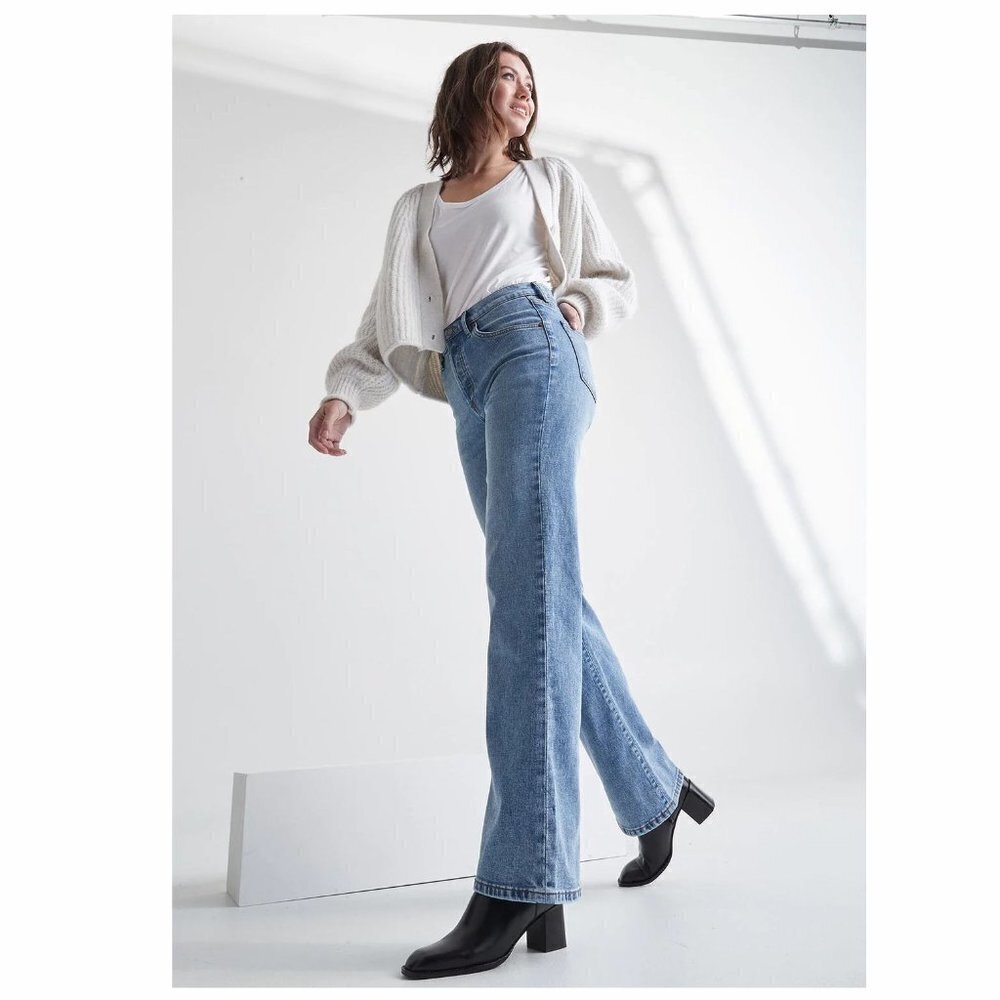 DU/ER Women's Jeans Midweight Denim Wide Leg High Rise Button Fly